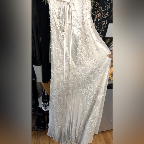 Reva Mivasagar 100% silk wedding dress - vintage vibes - Picture 4 of 12